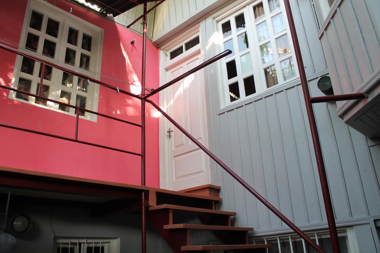 Hostel Old City Sololaki Tbilisi Exteriör bild